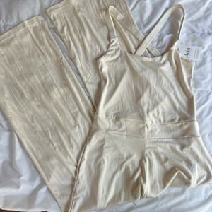 NWT Aria Lattner Everyday Flared Leg Jumpsuit Ivory Women's Size Large MSRP $189
